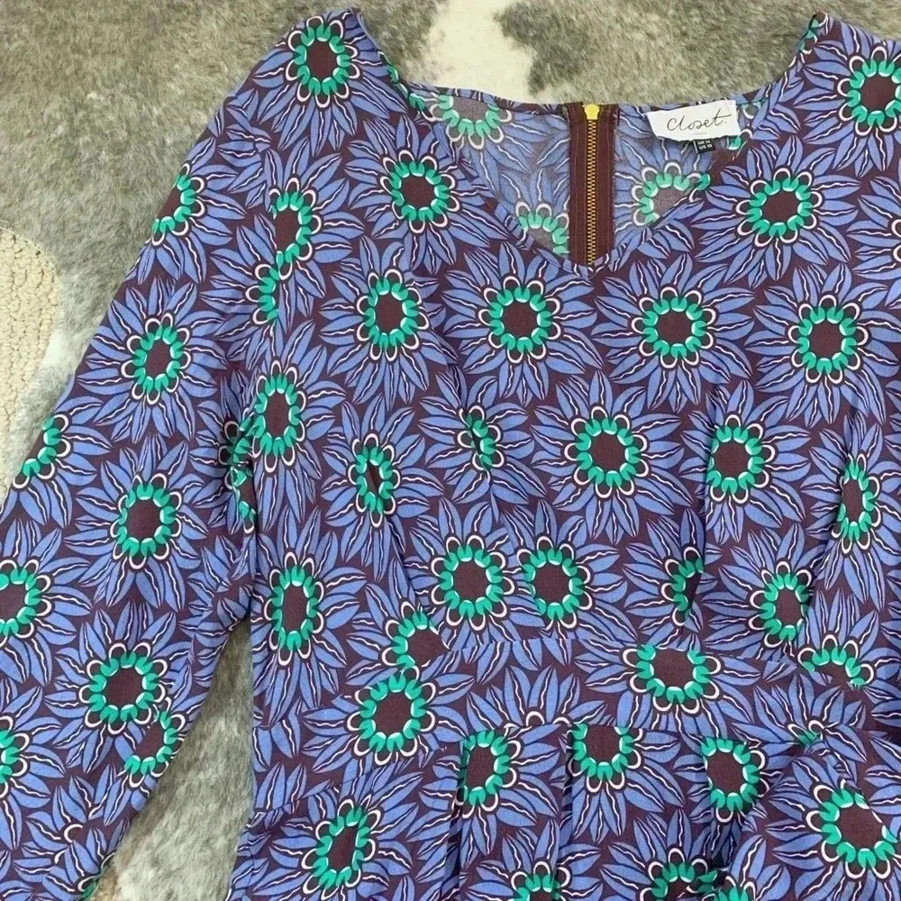 Closet. London Floral Dress - Picture 3 of 11